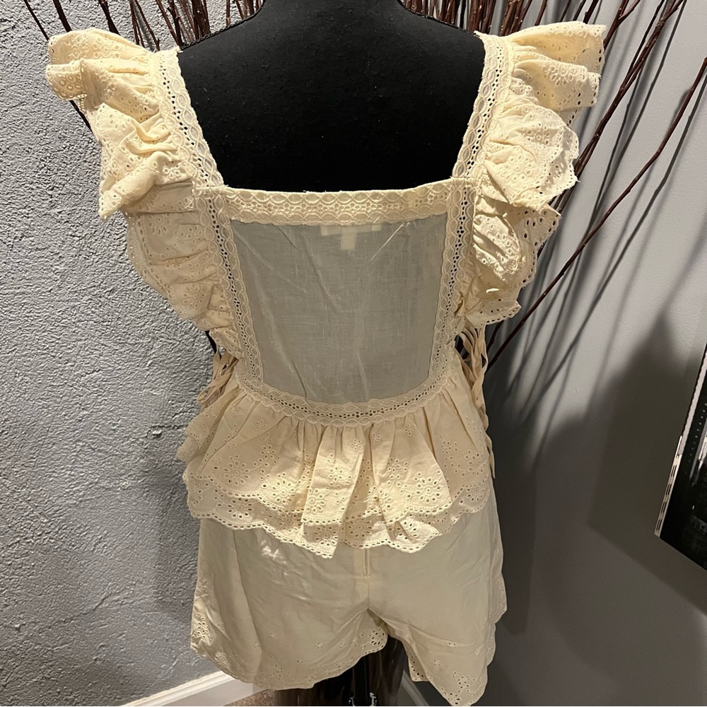 🍒NWT ROSEVELVET BUTTER YELLOW EYELET LACE SHORT SET SIZE SMALL🍒 - Picture 4 of 10